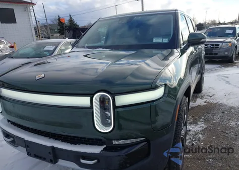 2024 Rivian R1S Adventure Quad Motor Large Pack z USA, uszkodzony, nr VIN 7PDSGABA4RN044463